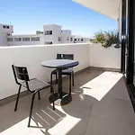 Gorgeous Front Facing Apartment Flamingo 601