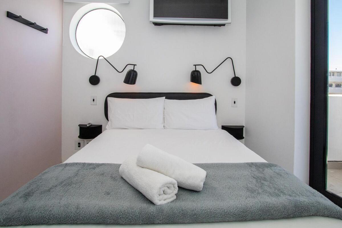 Gorgeous Front Facing Flamingo 601 Apartment