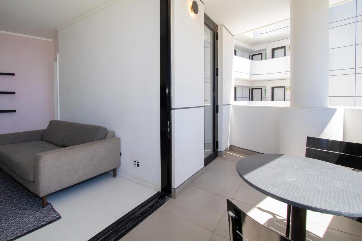 Gorgeous Front Facing Flamingo 601 Apartment *