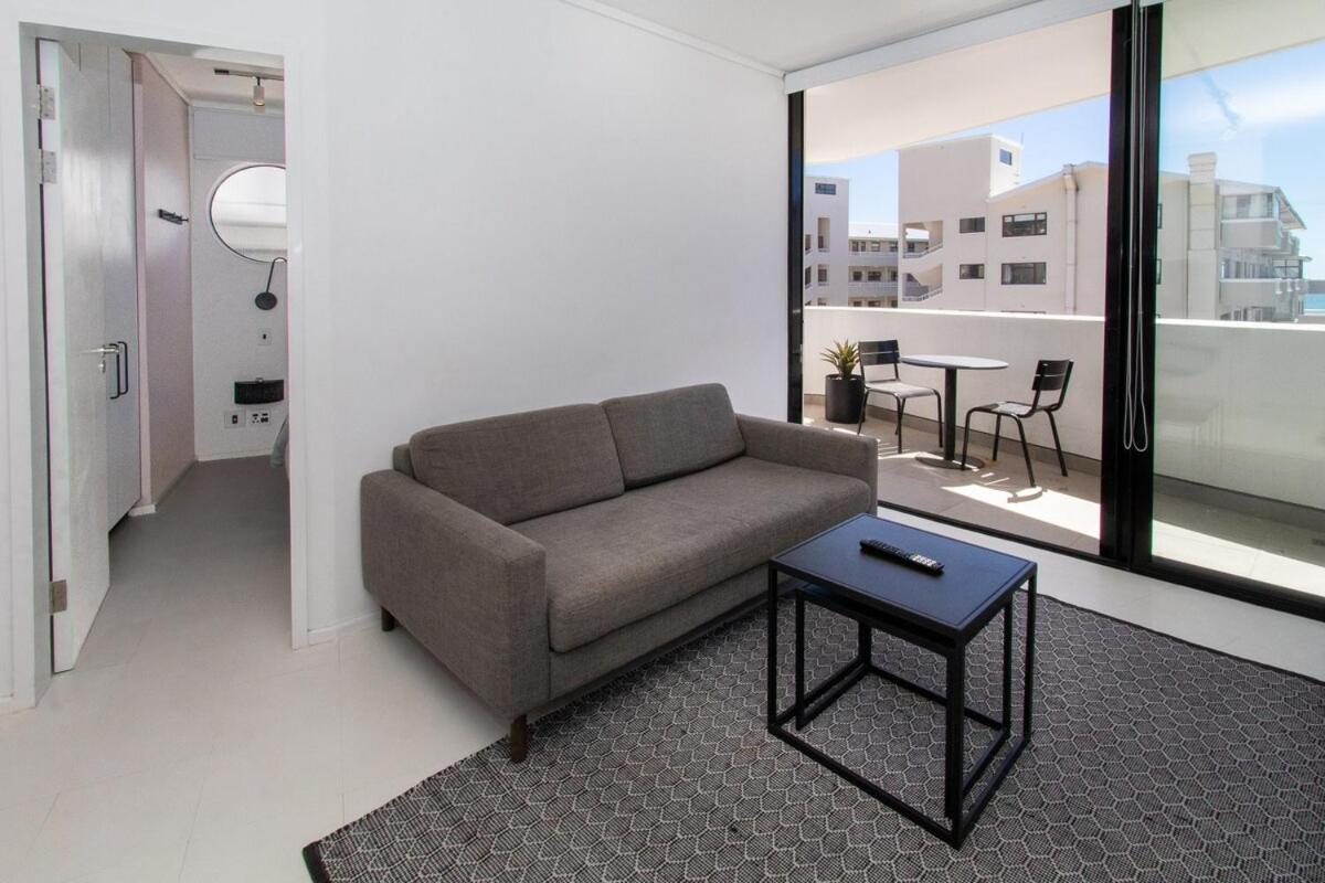 Gorgeous Front Facing Flamingo 601 Apartment Cape Town